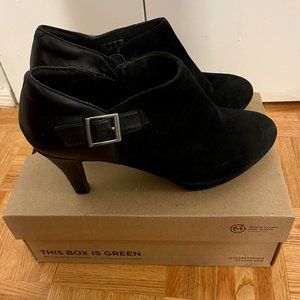 Clarks SIZE 12 Black Suede and Leather Booties